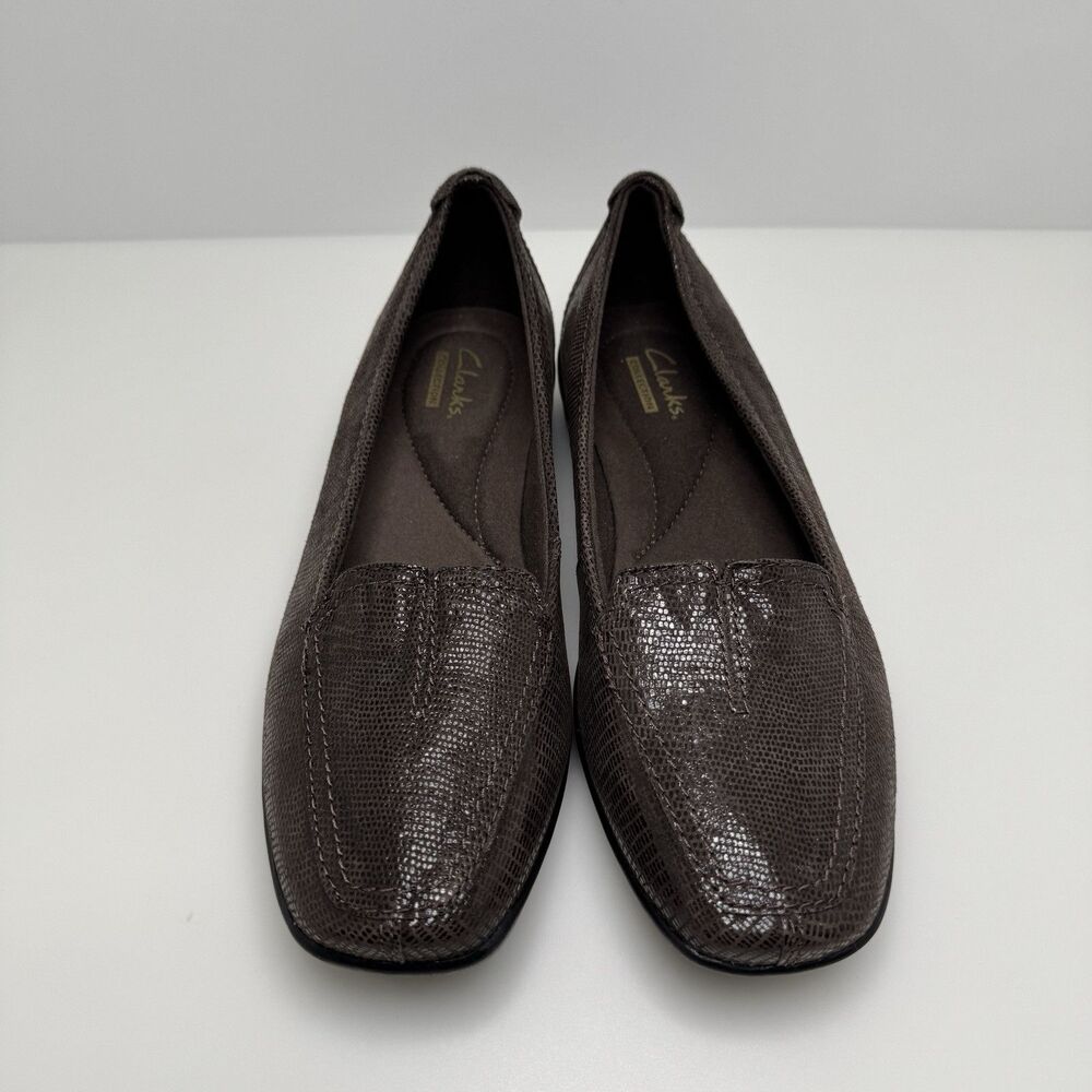 CLARKS Haydn Gloss Brown Leather Slip On Flats Shoes Loafers Women’s Size 5 M